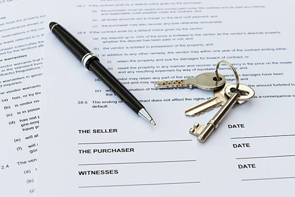 Signing a contract for the purchaser