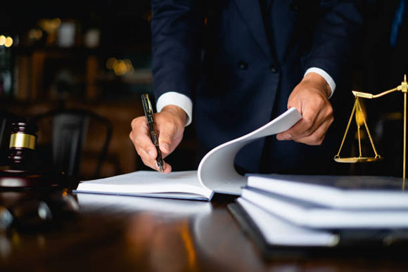 Signing in an contract with a lawyer